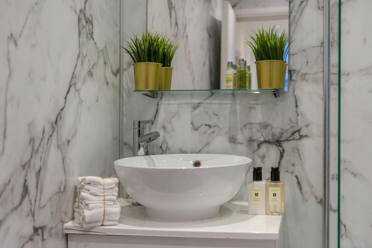Three-Bedroom Bliss In London Town Eksteriør billede
