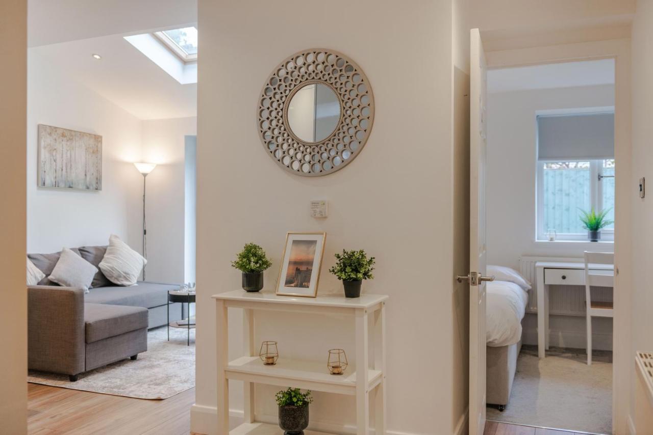Three-Bedroom Bliss In London Town Eksteriør billede